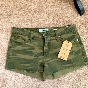 Lucky Brand 🍀 Size 4 Camo denim shorts